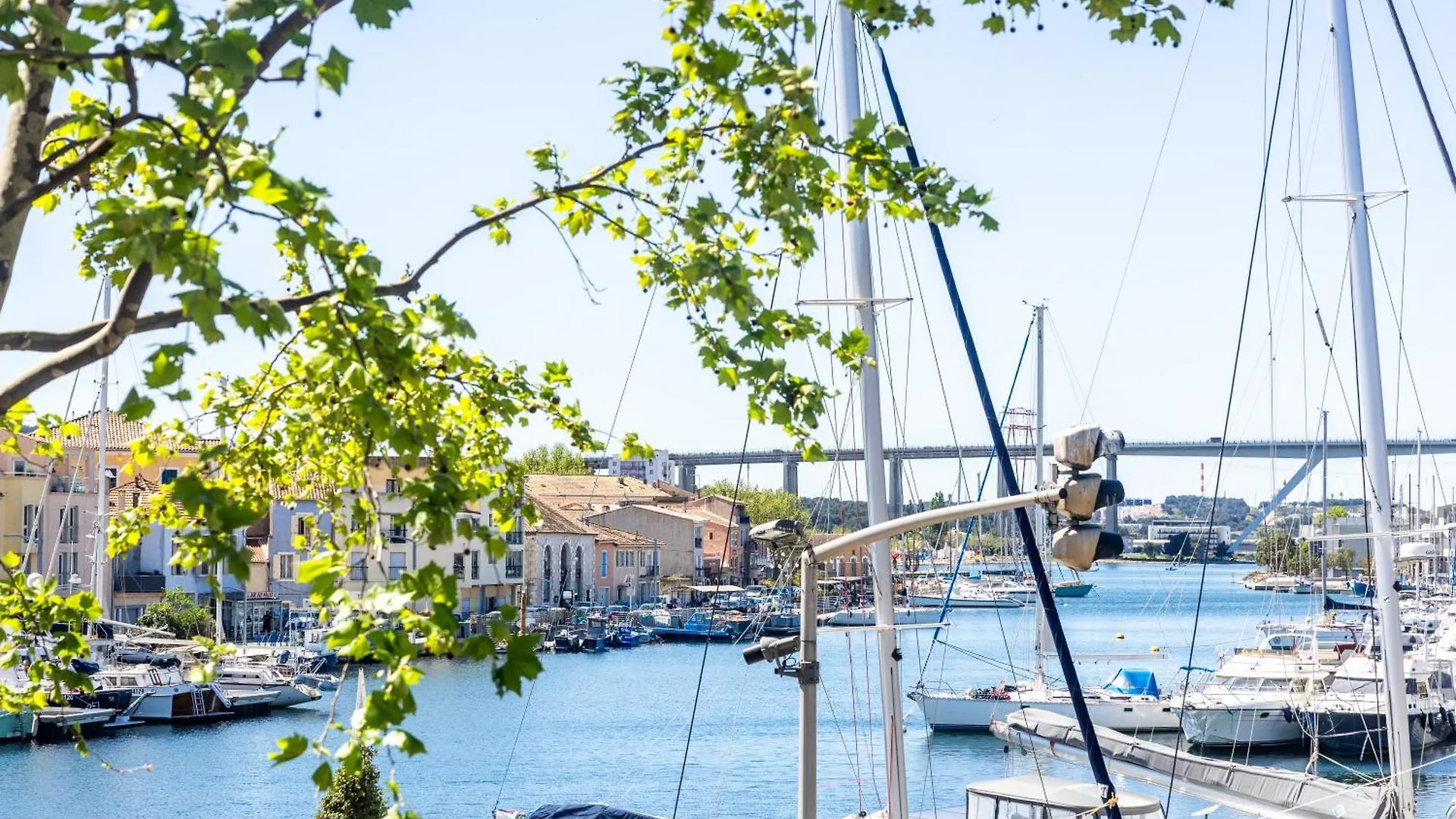 Le Venitien Loft Avec Vue Sur Les Voiliers Daire Martigues